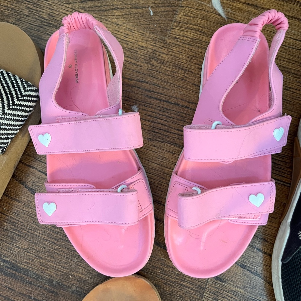 Pink target stoney Clover sandals